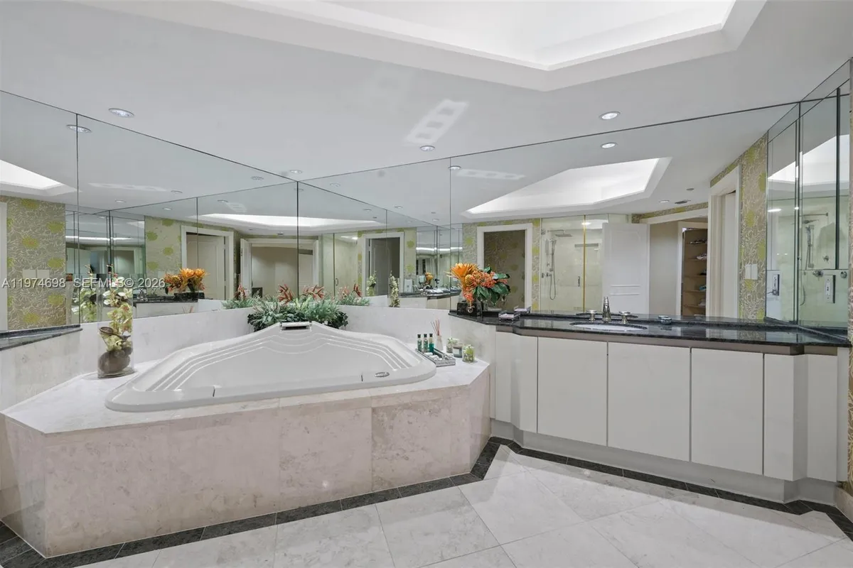 2600 Island Blvd # 1006, Aventura FL 33160