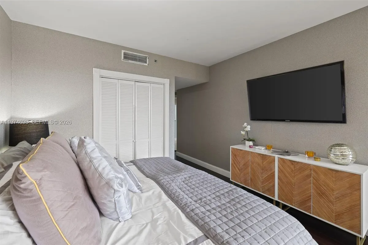 2600 Island Blvd # 1006, Aventura FL 33160