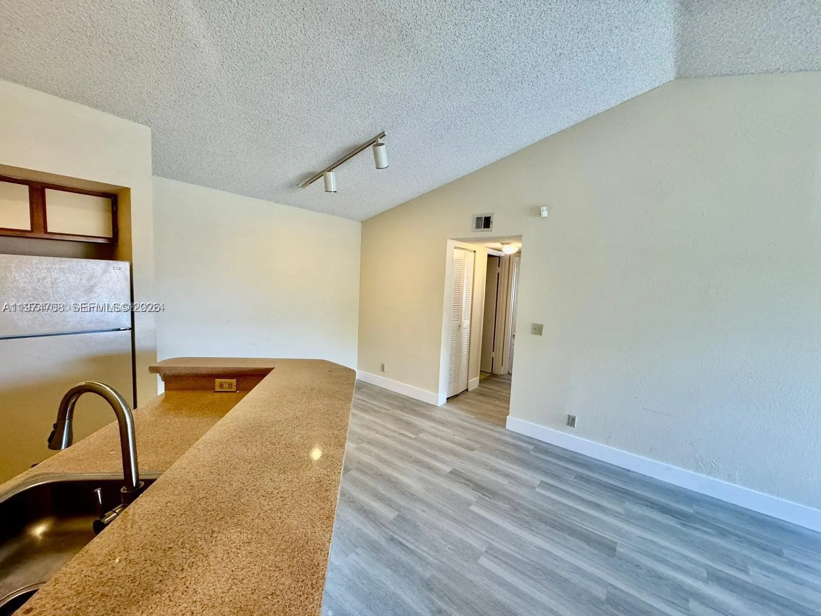 3390 N Pinewalk Dr N # 1038, Margate FL 33063