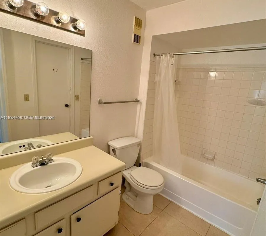 3390 N Pinewalk Dr N # 1038, Margate FL 33063