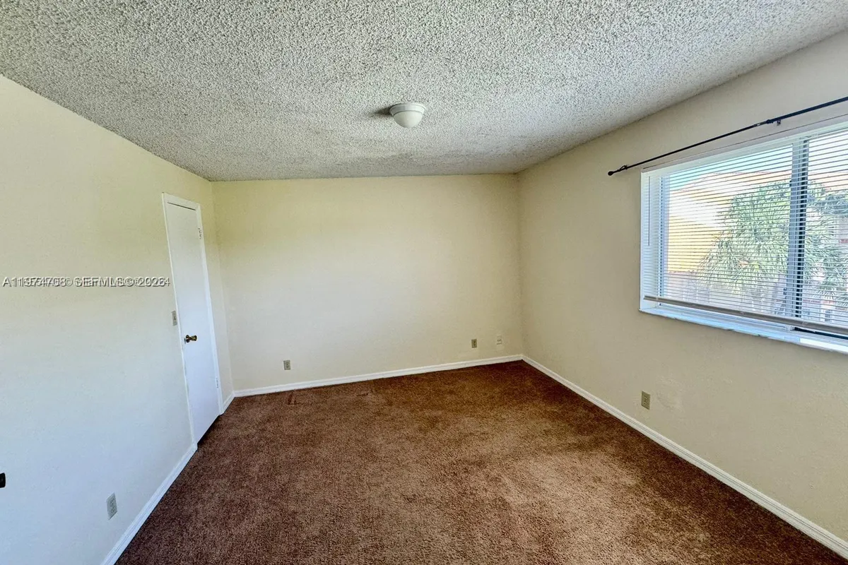 3390 N Pinewalk Dr N # 1038, Margate FL 33063