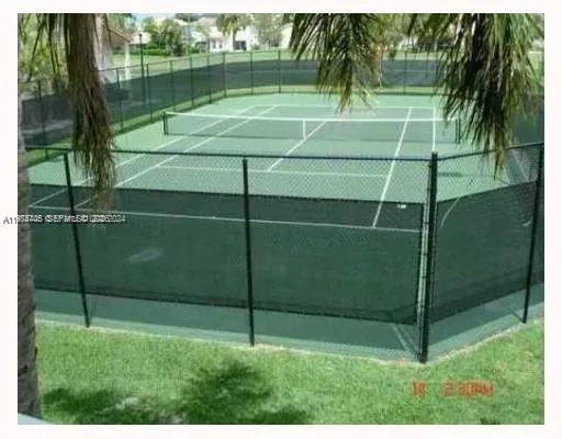 3390 N Pinewalk Dr N # 1038, Margate FL 33063