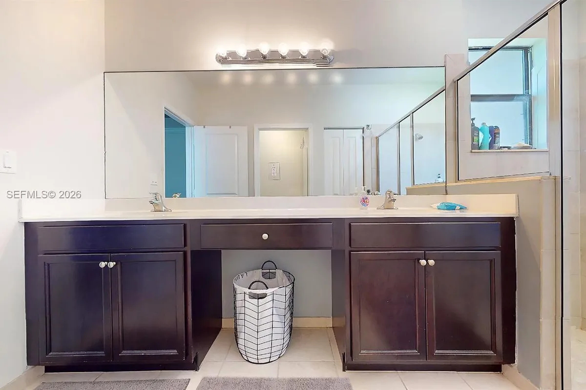 154 SE 23rd Ter, Homestead FL 33033