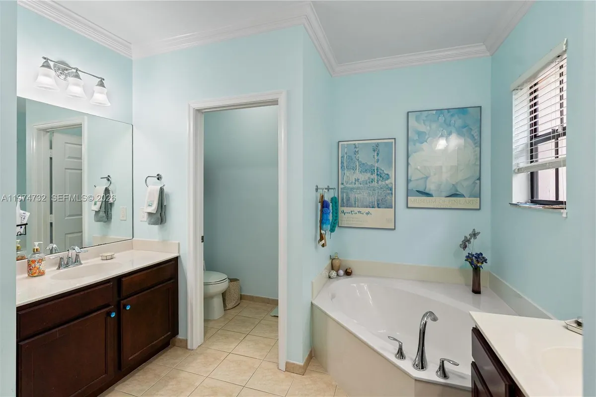 6073 Grand Cypress Cir W, Coconut Creek FL 33073