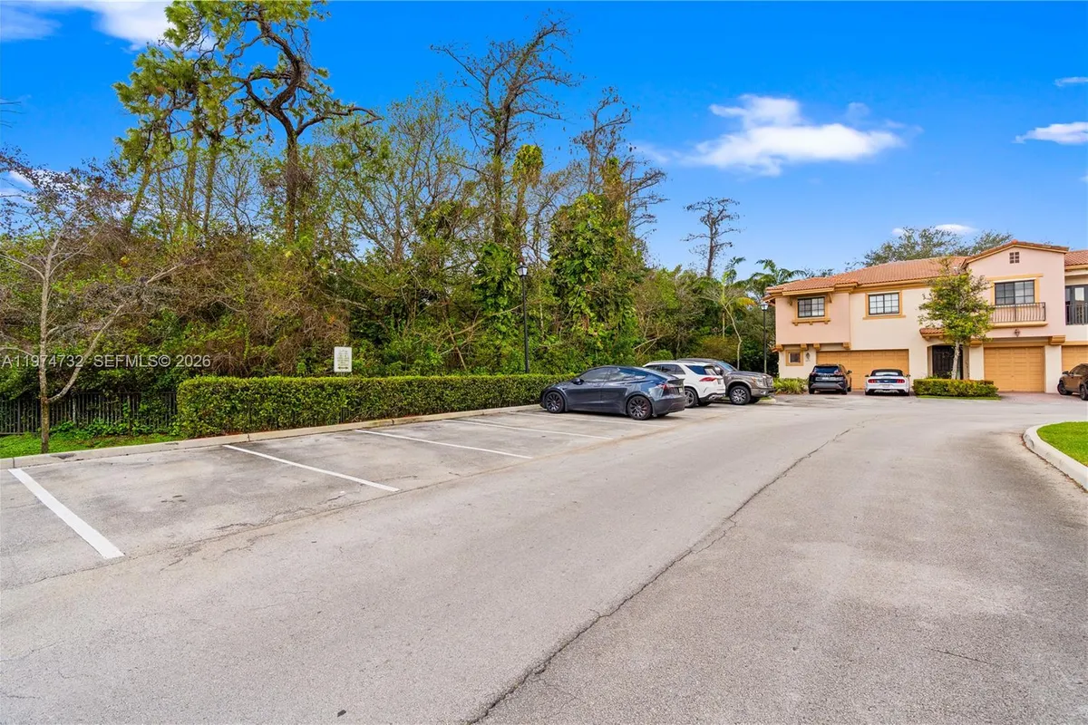 6073 Grand Cypress Cir W, Coconut Creek FL 33073