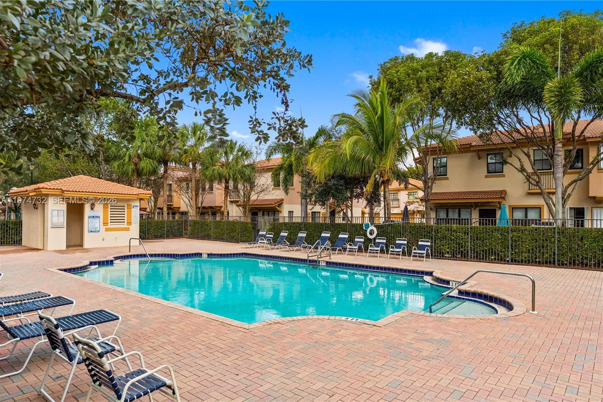 6073 Grand Cypress Cir W, Coconut Creek FL 33073