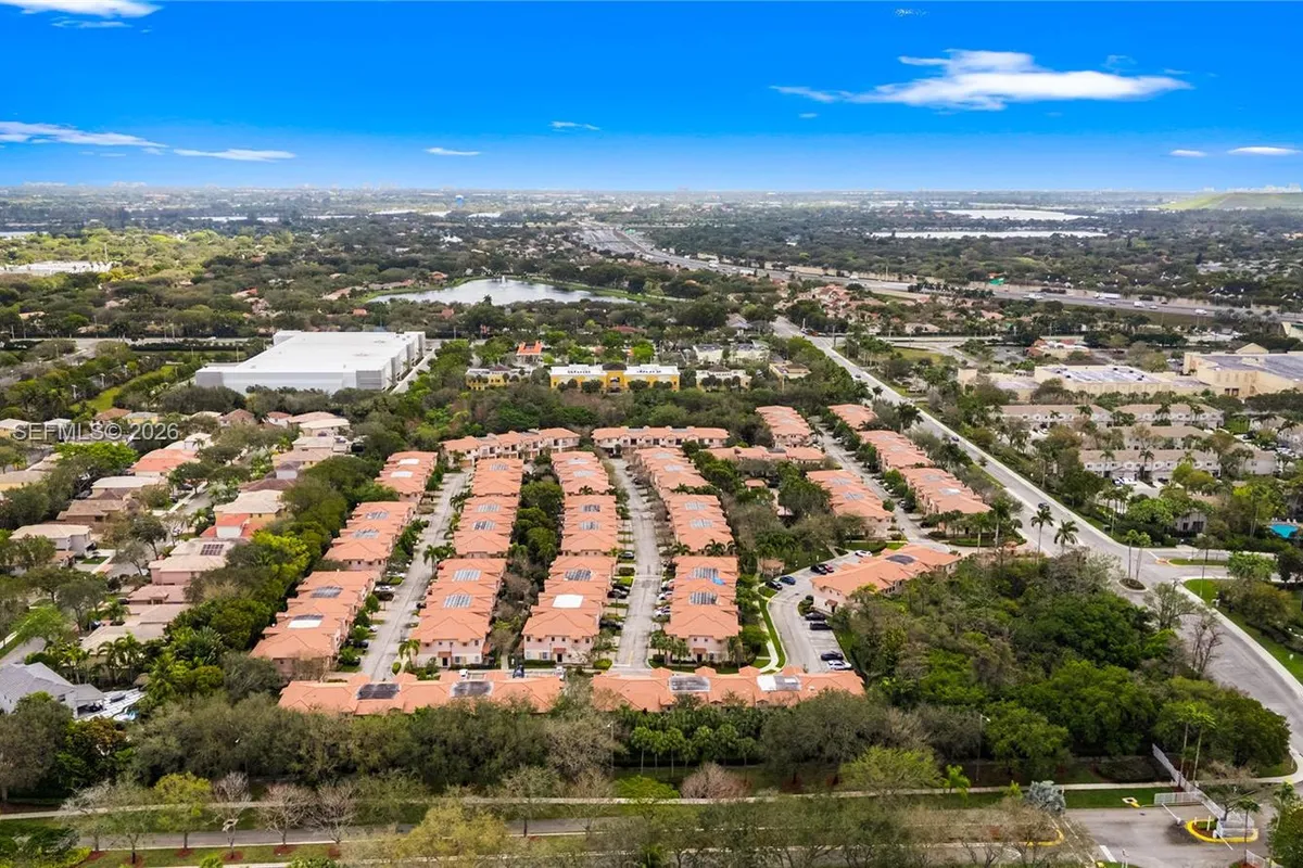 6073 Grand Cypress Cir W, Coconut Creek FL 33073