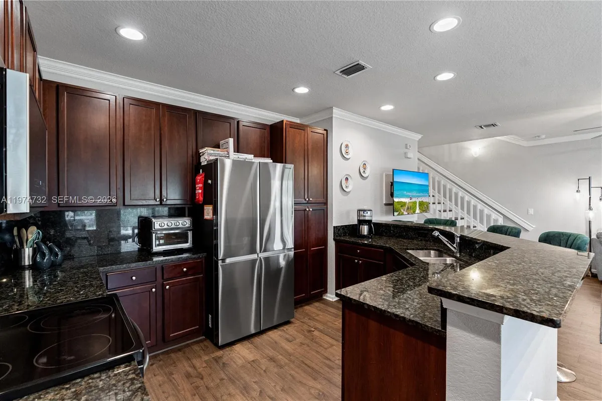 6073 Grand Cypress Cir W, Coconut Creek FL 33073