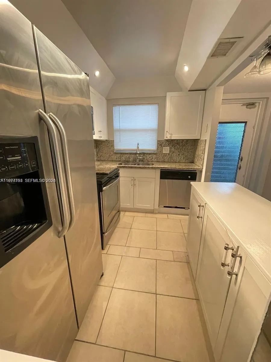 9001 SUNRISE LAKES BLVD # 109, Sunrise FL 33322