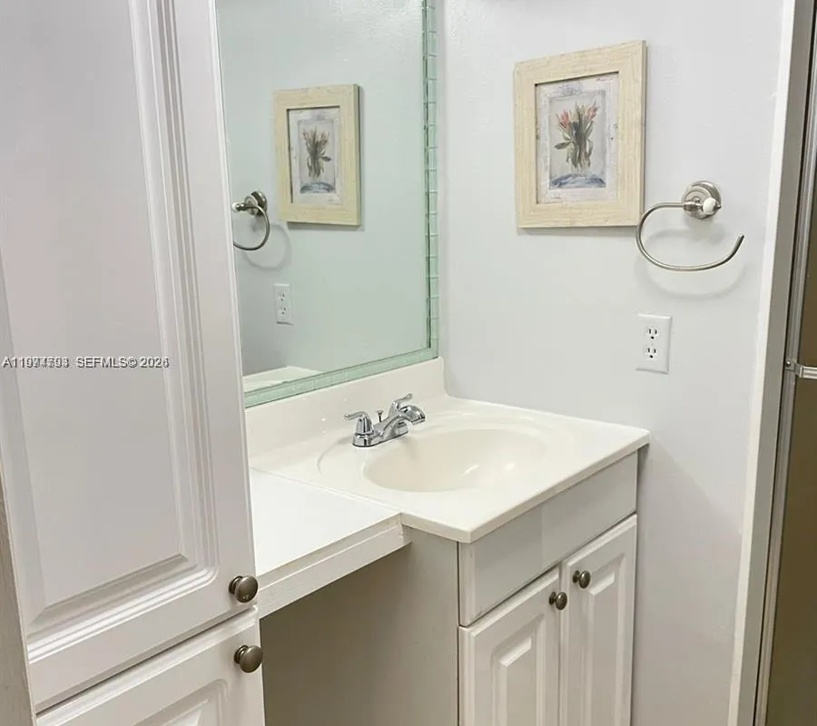 9001 SUNRISE LAKES BLVD # 109, Sunrise FL 33322