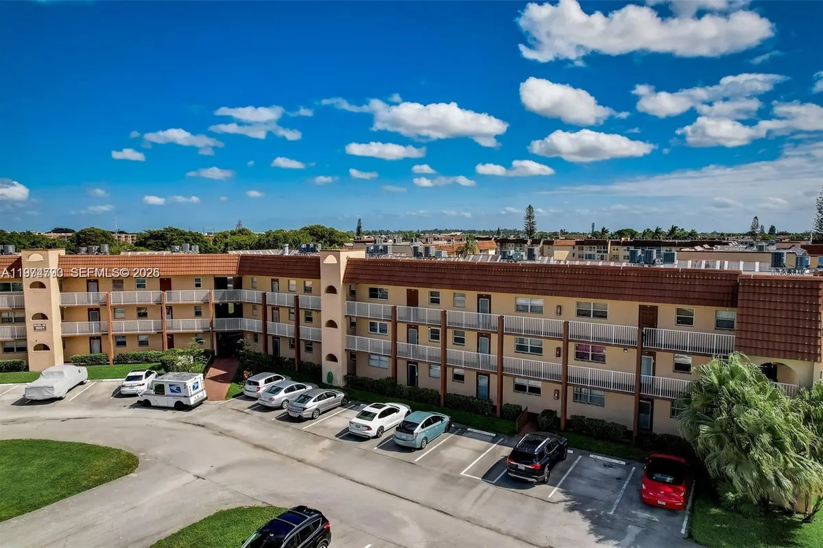 9001 SUNRISE LAKES BLVD # 109, Sunrise FL 33322