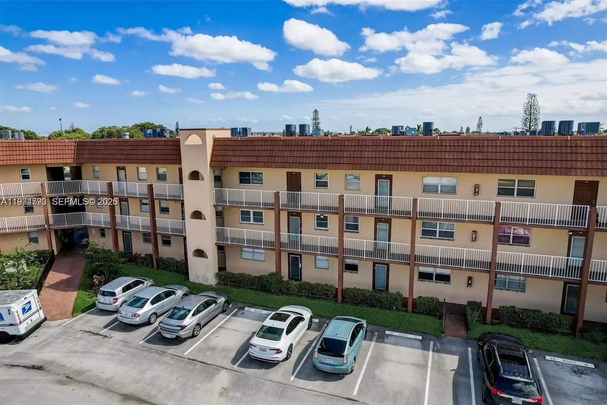 9001 SUNRISE LAKES BLVD # 109, Sunrise FL 33322