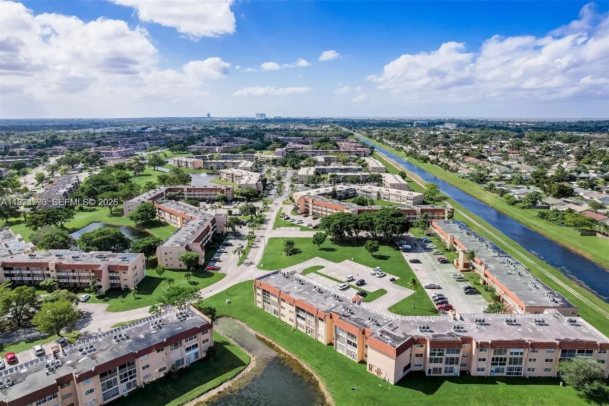 9001 SUNRISE LAKES BLVD # 109, Sunrise FL 33322
