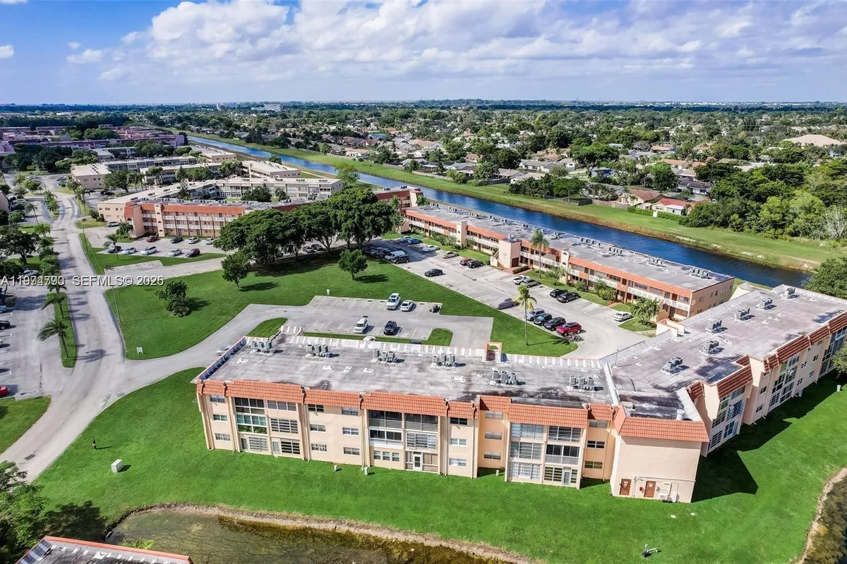 9001 SUNRISE LAKES BLVD # 109, Sunrise FL 33322