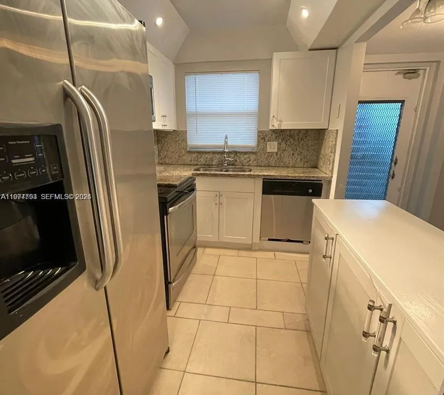 9001 SUNRISE LAKES BLVD # 109, Sunrise FL 33322