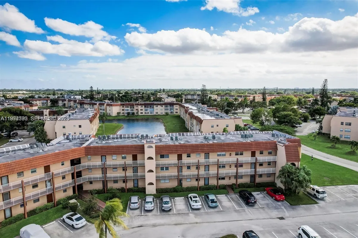 9001 SUNRISE LAKES BLVD # 109, Sunrise FL 33322