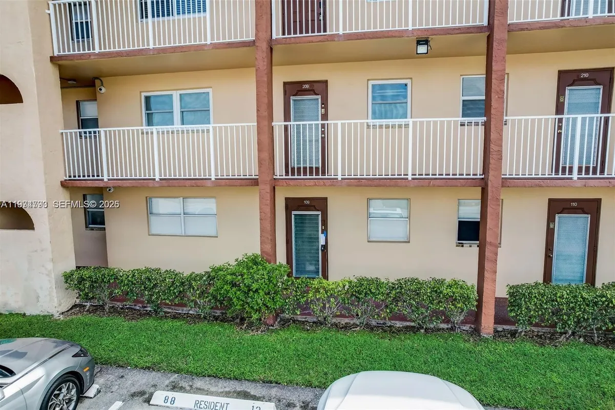 9001 SUNRISE LAKES BLVD # 109, Sunrise FL 33322