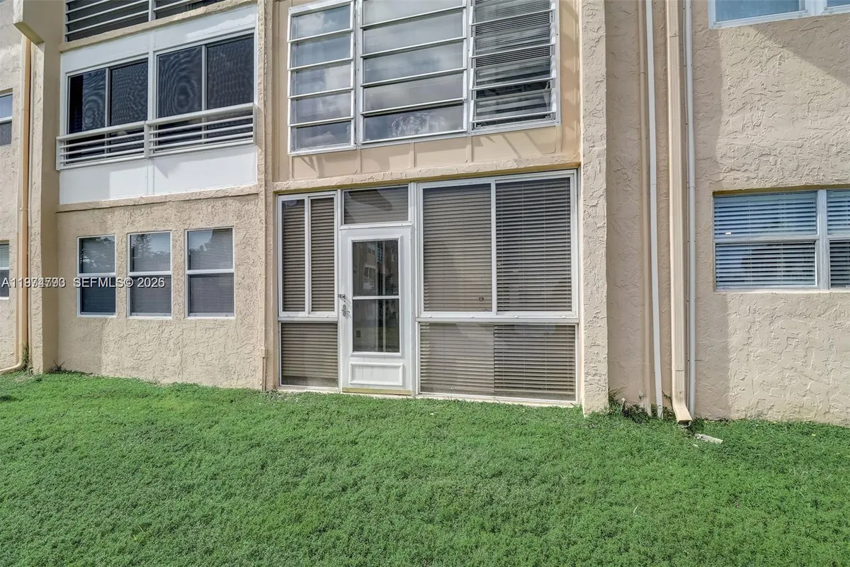 9001 SUNRISE LAKES BLVD # 109, Sunrise FL 33322