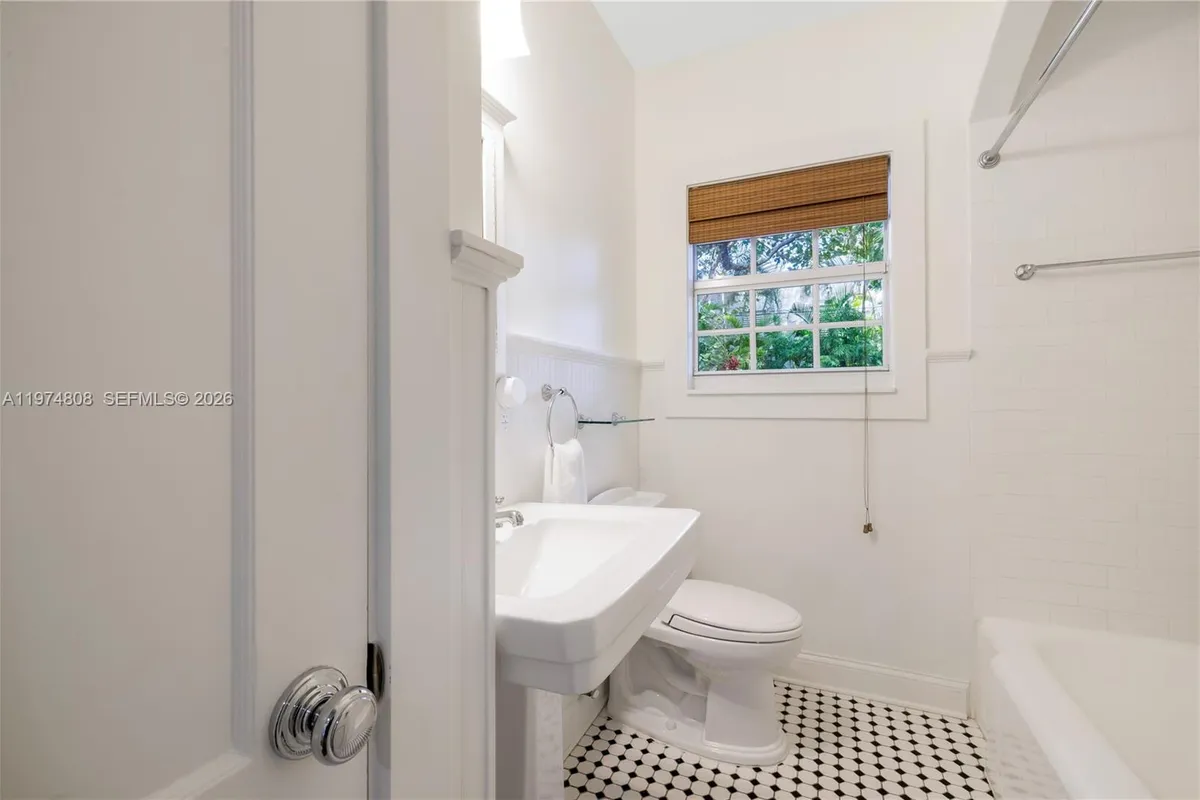 935 Escobar Ave, Coral Gables FL 33134