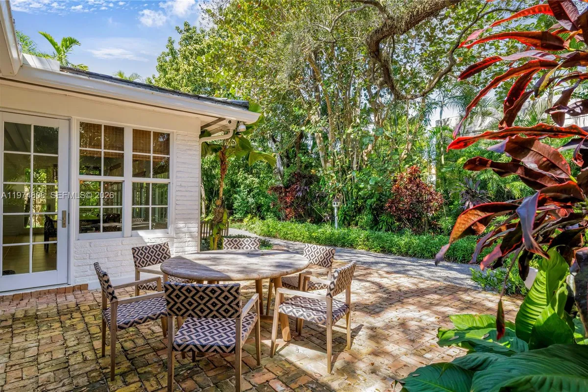 935 Escobar Ave, Coral Gables FL 33134