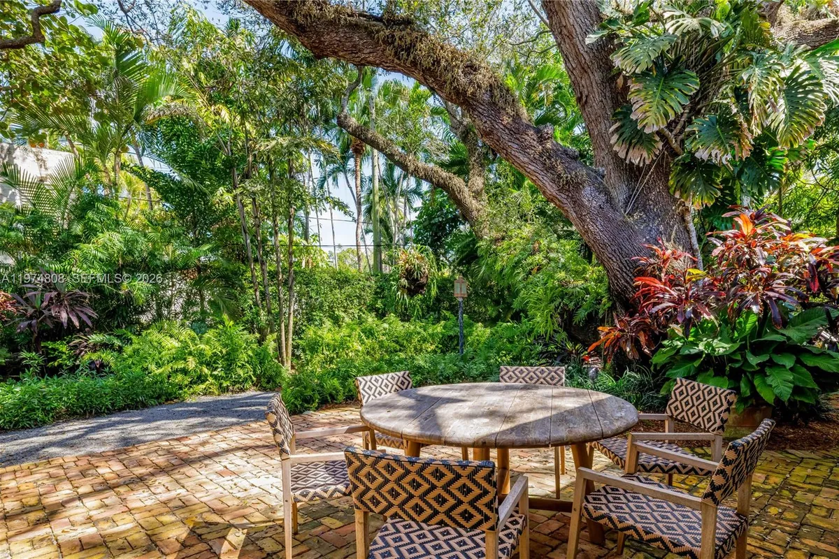 935 Escobar Ave, Coral Gables FL 33134