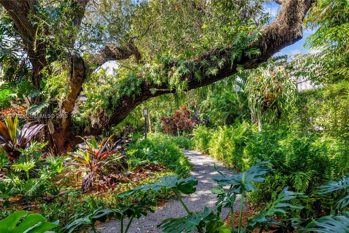 935 Escobar Ave, Coral Gables FL 33134