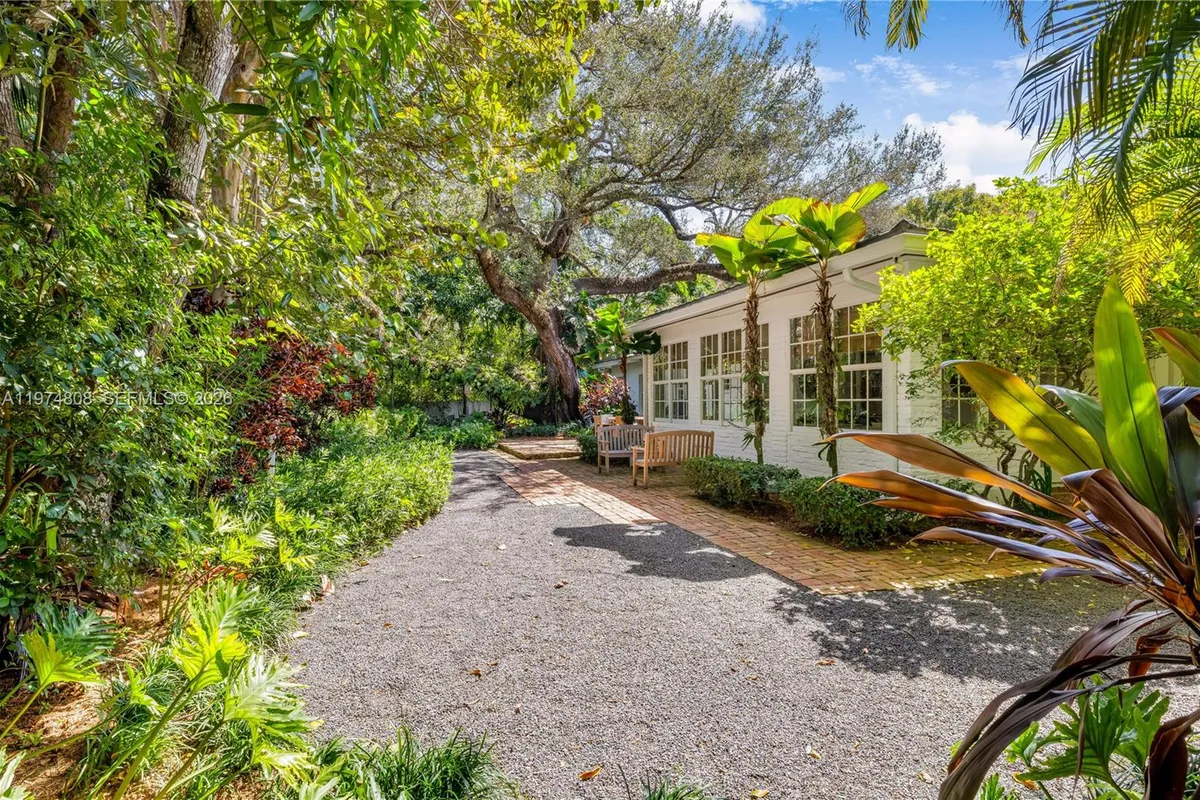 935 Escobar Ave, Coral Gables FL 33134