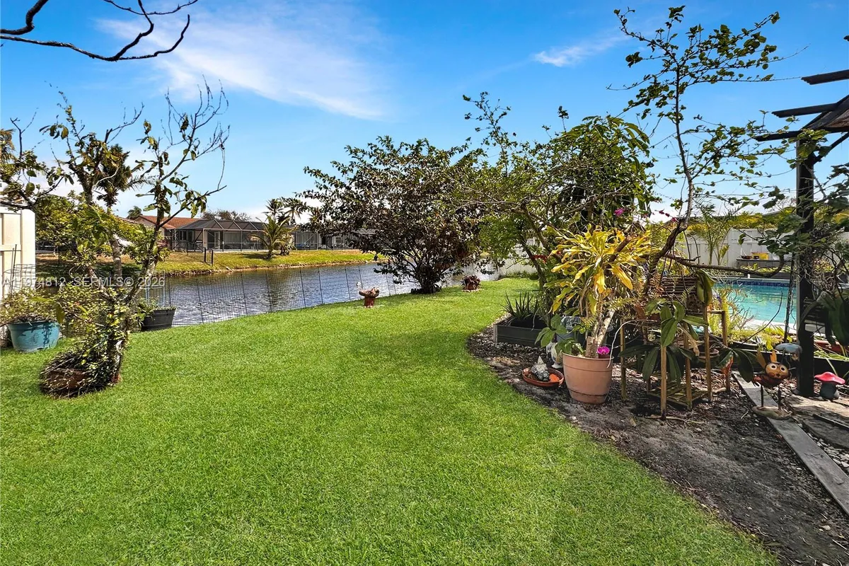 11501 NW 41st St, Sunrise FL 33323