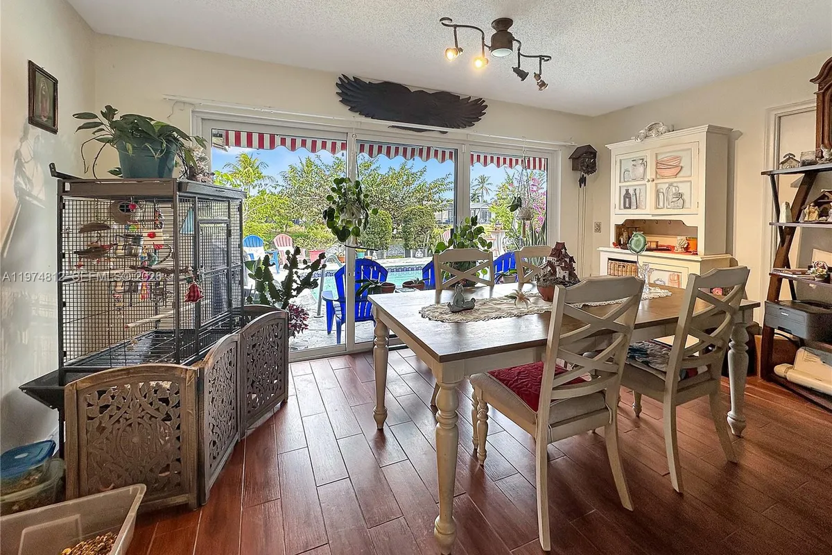 11501 NW 41st St, Sunrise FL 33323