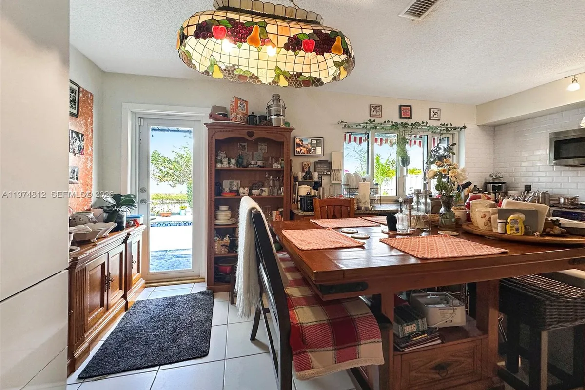 11501 NW 41st St, Sunrise FL 33323