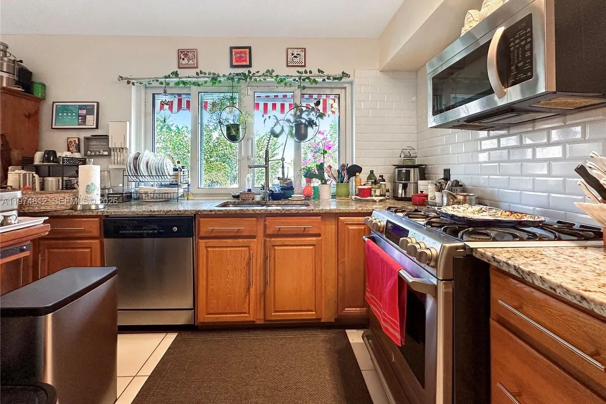 11501 NW 41st St, Sunrise FL 33323