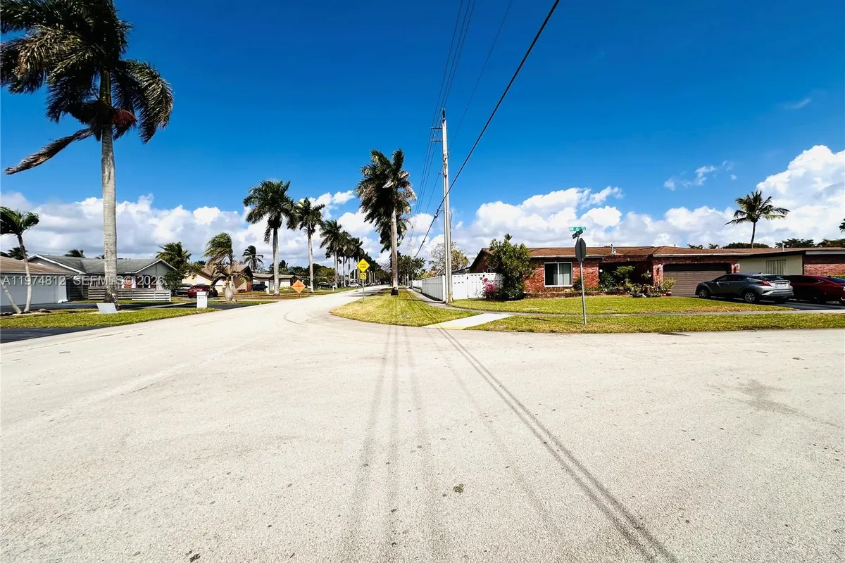 11501 NW 41st St, Sunrise FL 33323