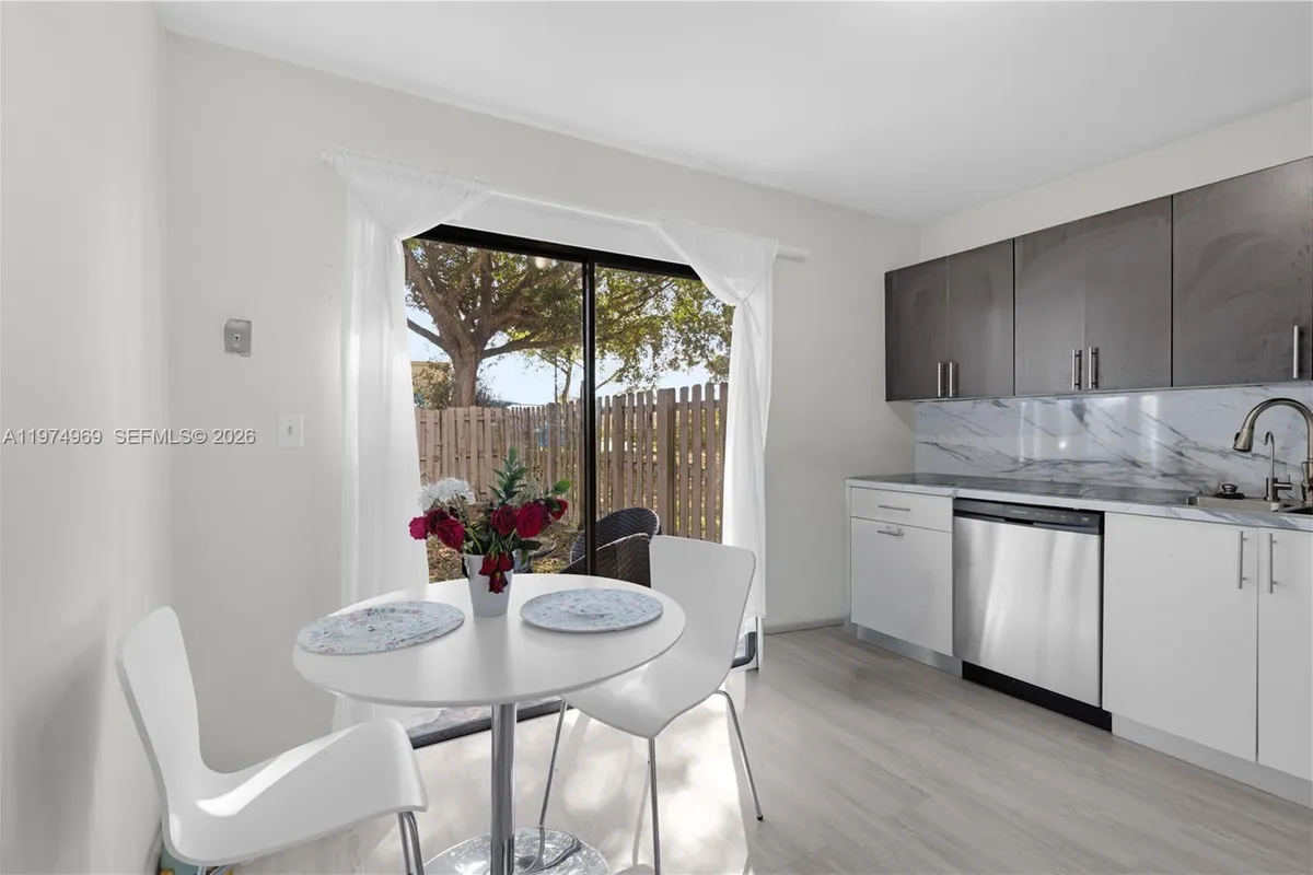 11180 NW 35th St # 11180, Sunrise FL 33351