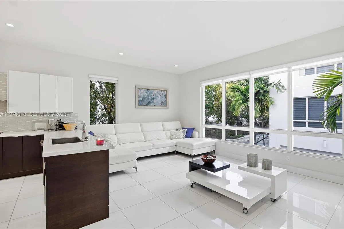 6671 NW 105th Pl # 6671, Doral FL 33178