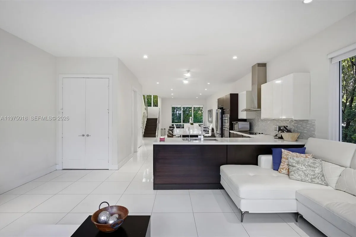 6671 NW 105th Pl # 6671, Doral FL 33178