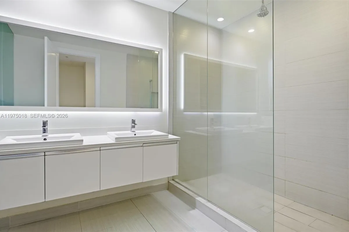 6671 NW 105th Pl # 6671, Doral FL 33178