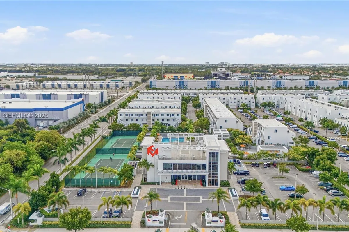 6671 NW 105th Pl # 6671, Doral FL 33178