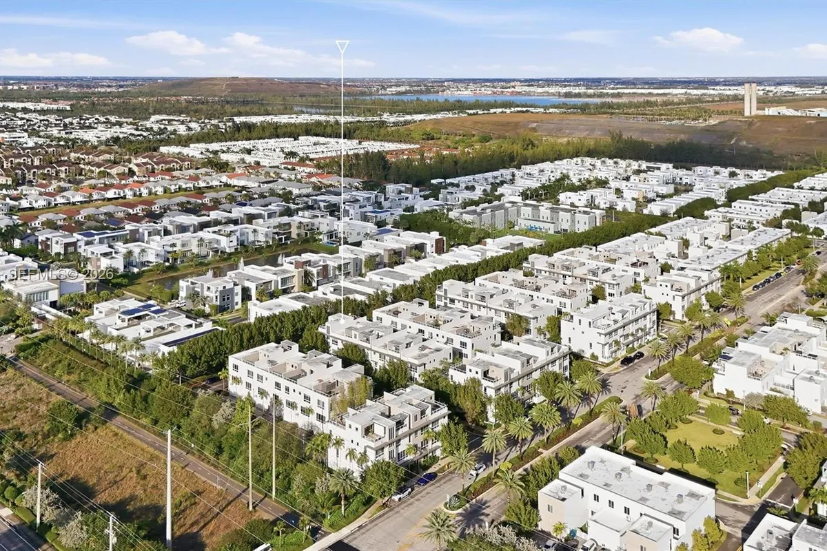 6671 NW 105th Pl # 6671, Doral FL 33178