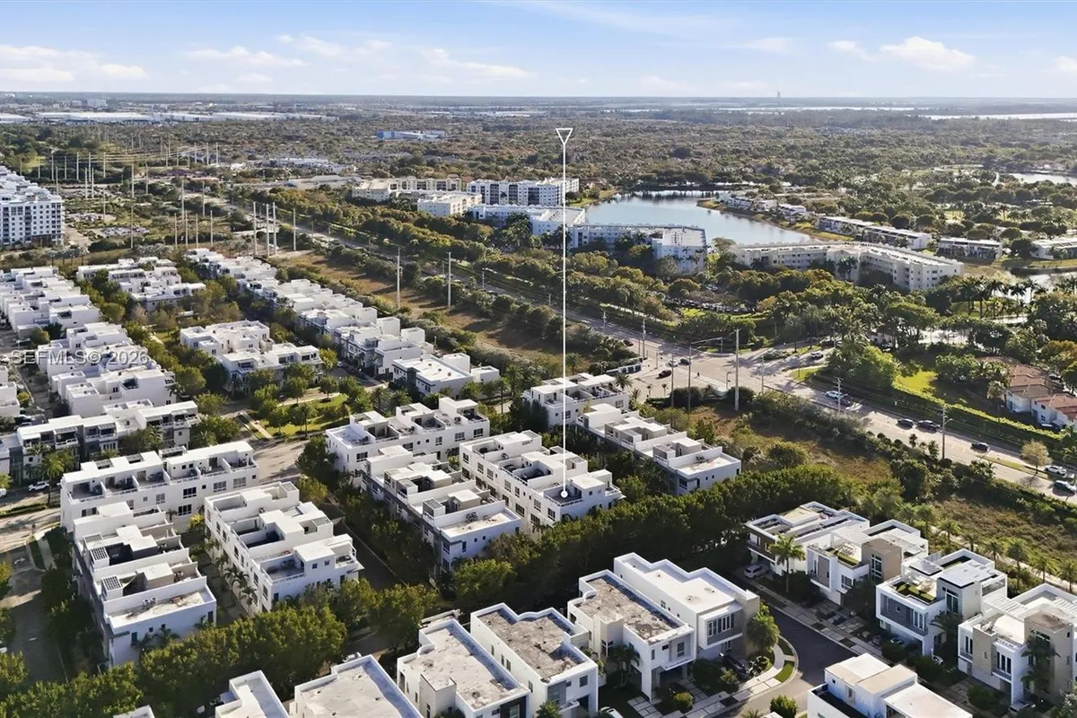 6671 NW 105th Pl # 6671, Doral FL 33178