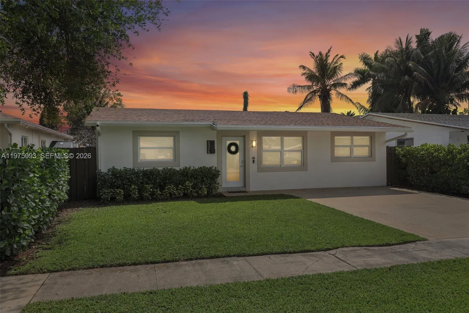 6326 Dawson St, Hollywood FL 33023