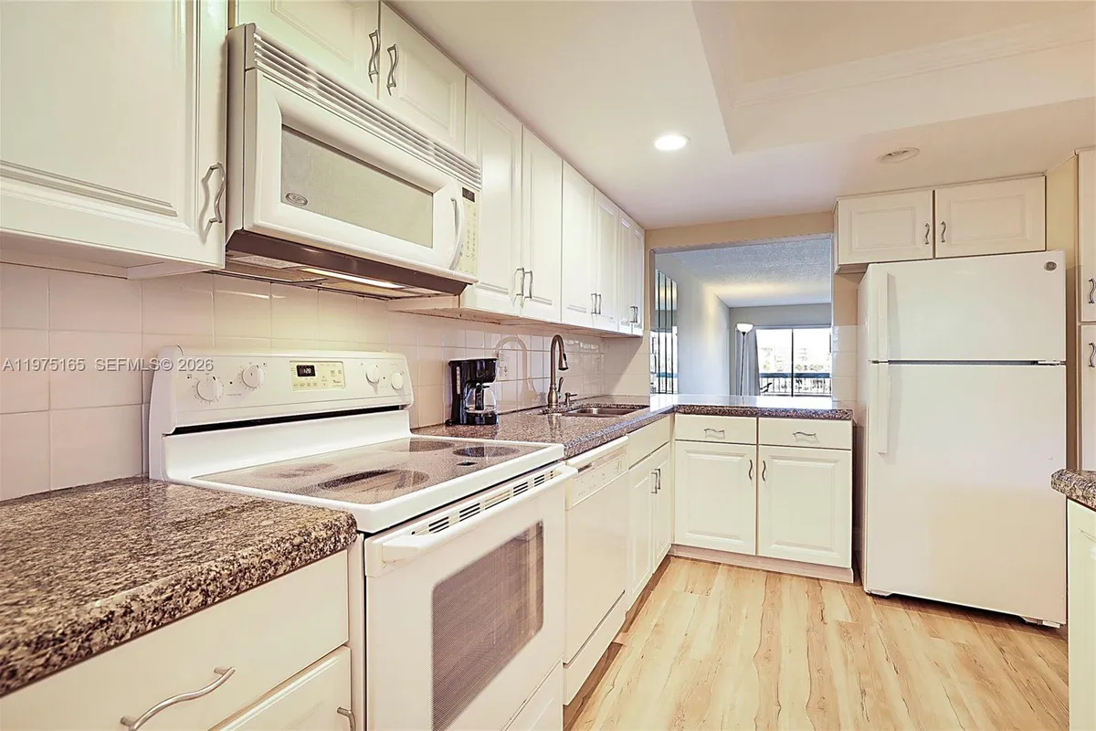 1036 Us Highway 1 # 216, North Palm Beach FL 33408