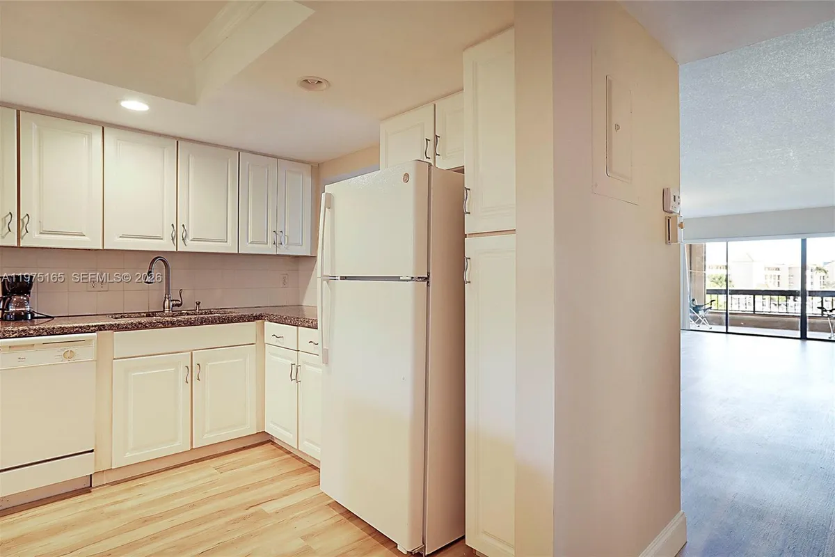 1036 Us Highway 1 # 216, North Palm Beach FL 33408