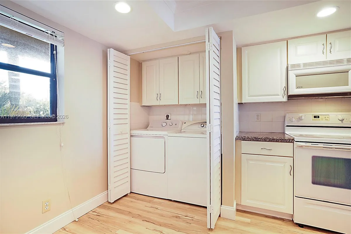 1036 Us Highway 1 # 216, North Palm Beach FL 33408