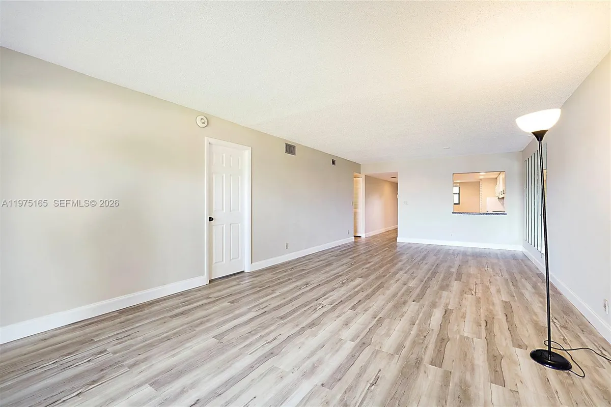 1036 Us Highway 1 # 216, North Palm Beach FL 33408