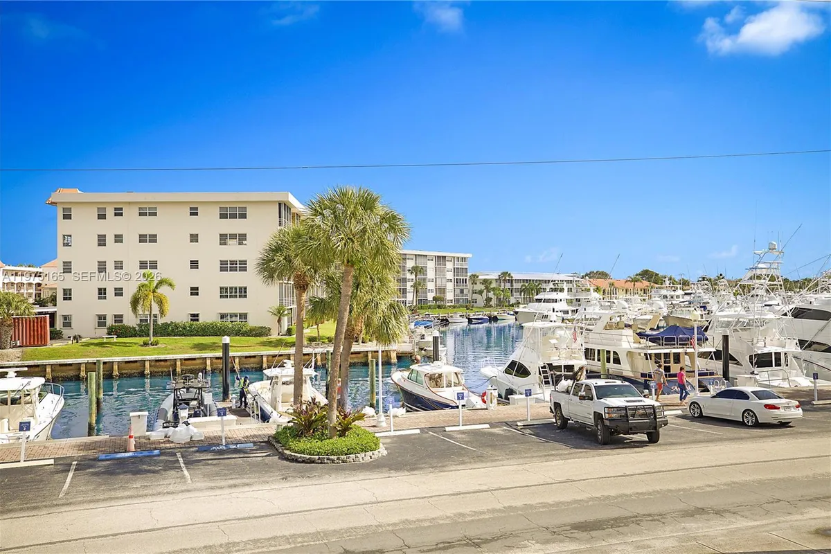 1036 Us Highway 1 # 216, North Palm Beach FL 33408