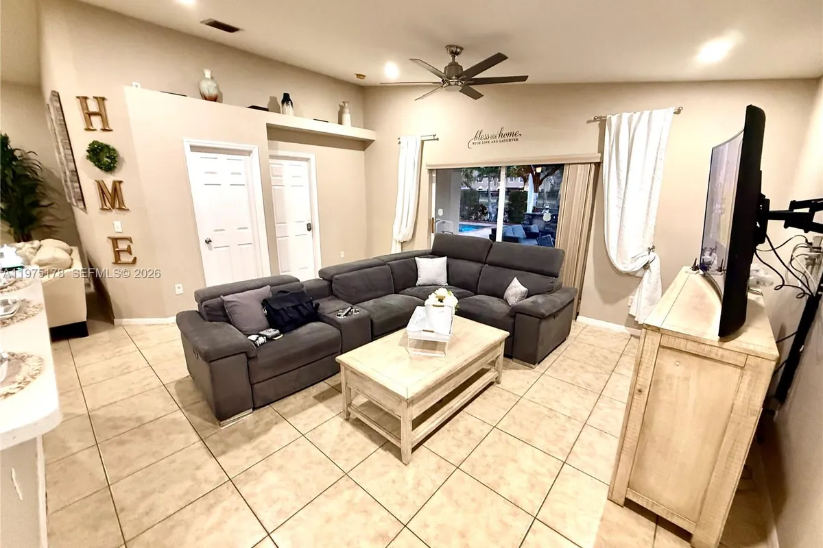 12718 SW 47th St, Miramar FL 33027