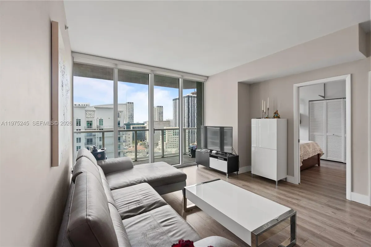 244 Biscayne Blvd # 2410, Miami FL 33132