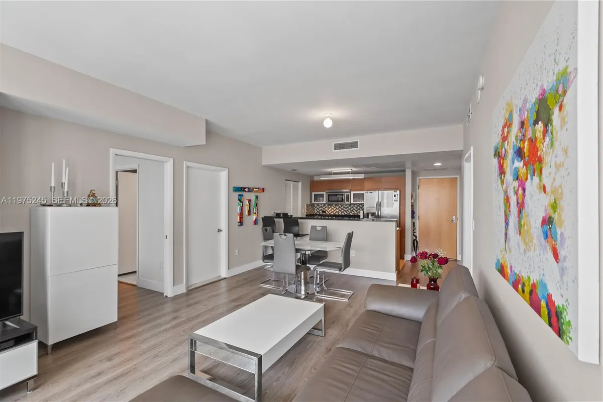 244 Biscayne Blvd # 2410, Miami FL 33132