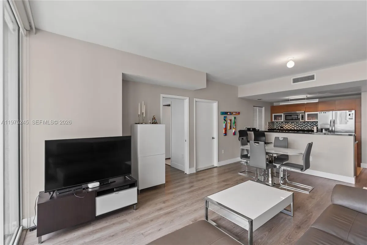 244 Biscayne Blvd # 2410, Miami FL 33132