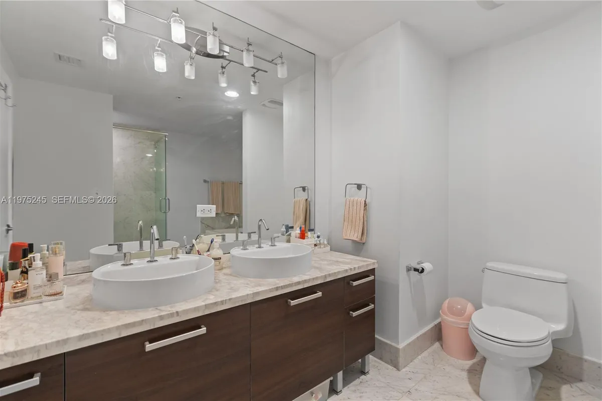 244 Biscayne Blvd # 2410, Miami FL 33132